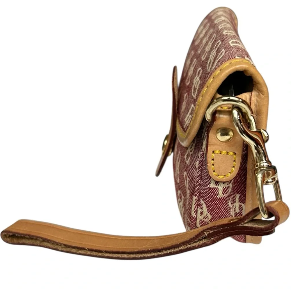 Dooney & Bourke DB Monogram Wristlet Pouch Burgundy Canvas Leather Trim - Picture 3 of 11